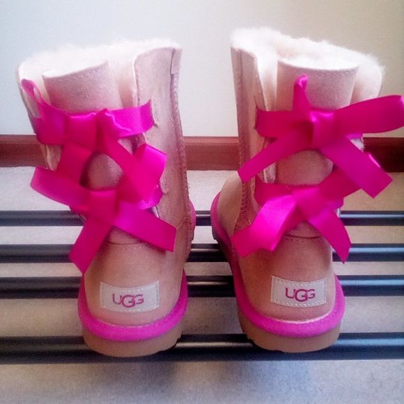 UGG Kids Bailey Water Resistant Shearling Boot NEW - Picture 4 of 7